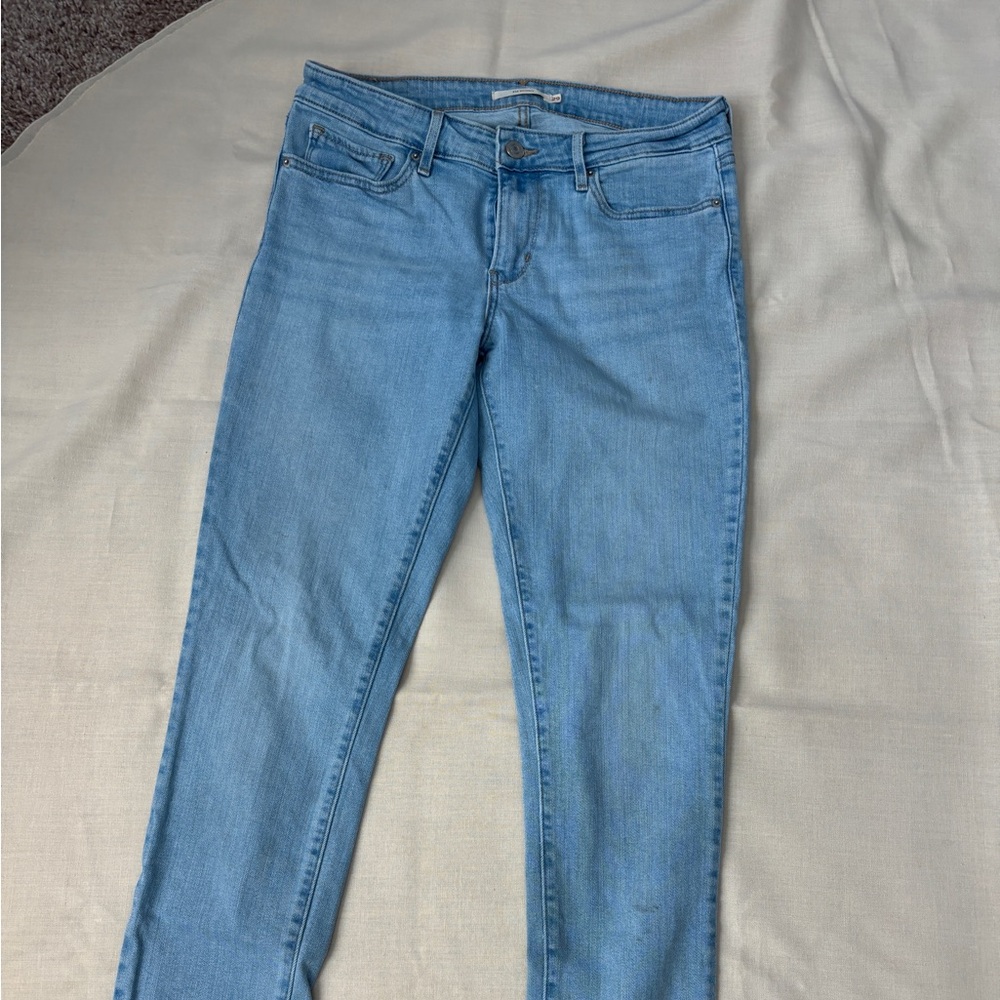 Levi’s Women’s 711 Skinny Jeans - Picture 2 of 6